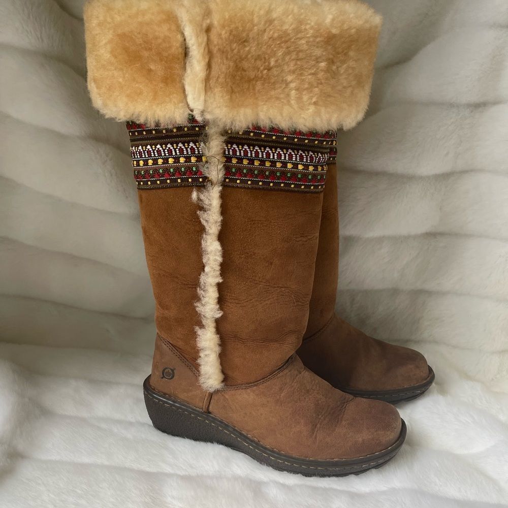 Born leather suede tan boots shearling fur lined multi color ribbon appliqué SZ6